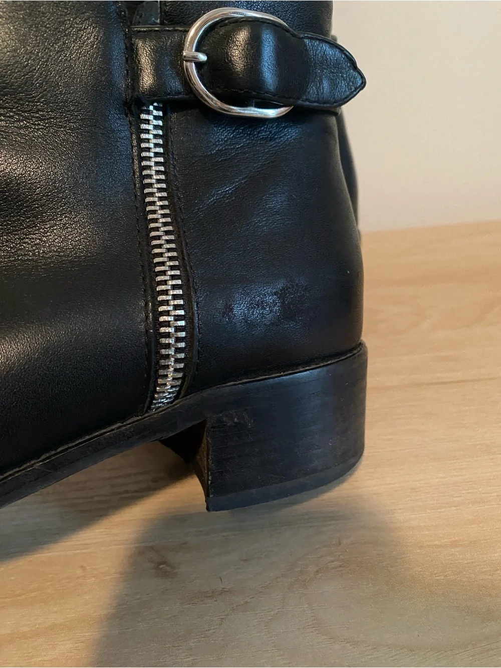 Aquatalia Black Leather Ankle Boots Size 9 Buckle Zip Made in Italy